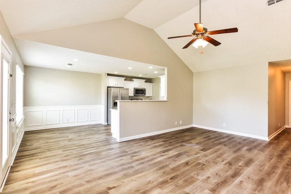 1711 Bellamy Ln - Photo 5 of 16