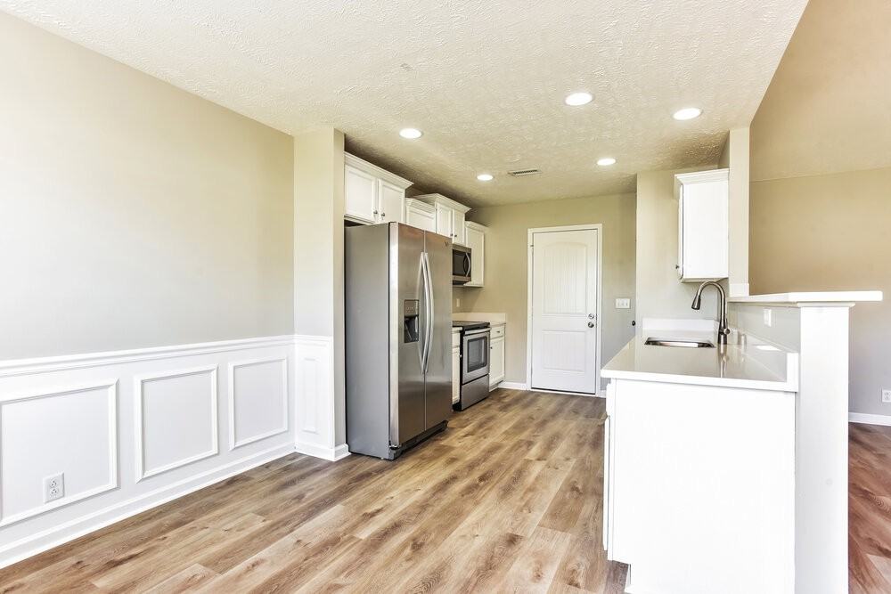 1711 Bellamy Ln - Photo 6 of 16