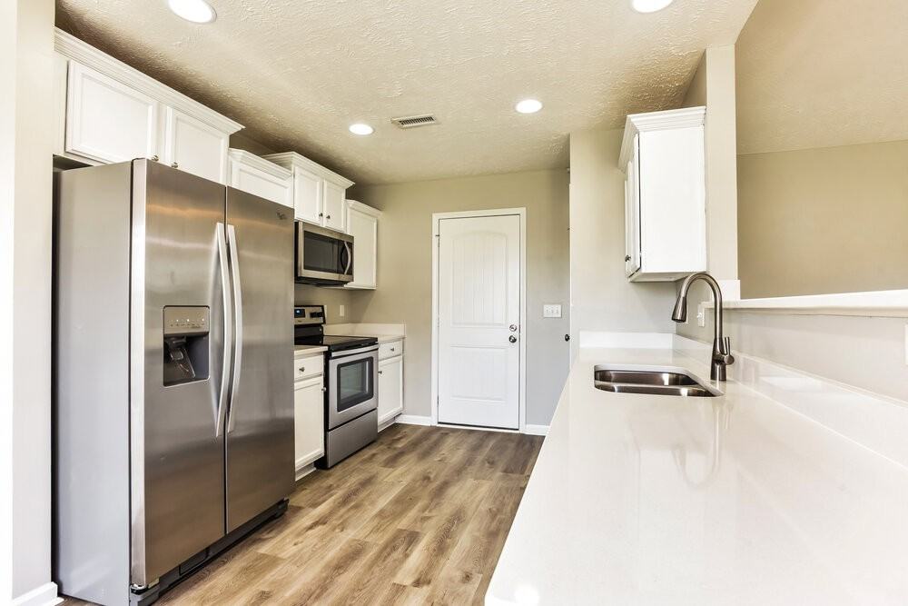 1711 Bellamy Ln - Photo 7 of 16