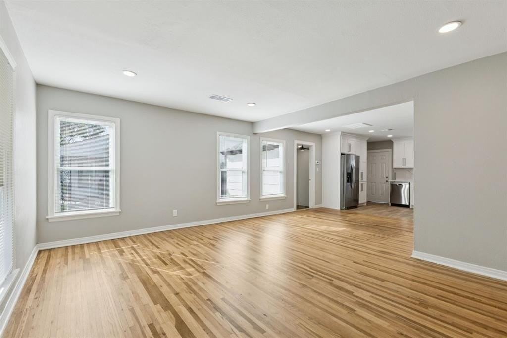 3223 Cherrywood Ave - Photo 6 of 24