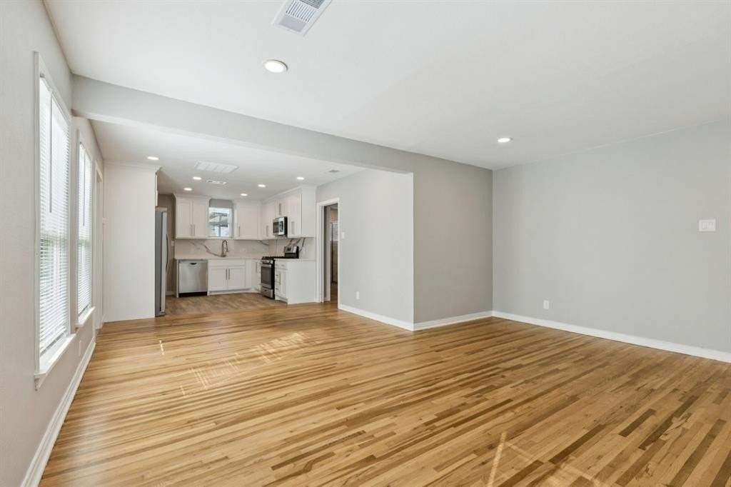 3223 Cherrywood Ave - Photo 7 of 24