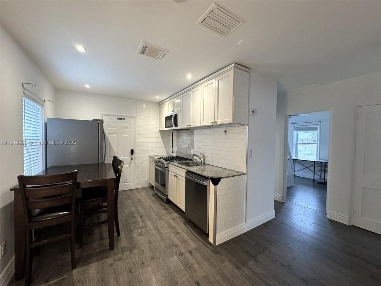 2309 Van Buren St - Photo 4 of 17