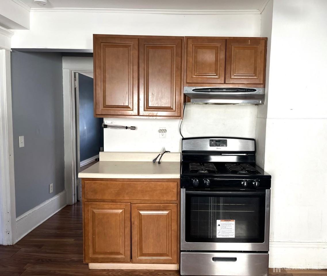 140 Barnard St - Photo 6 of 12