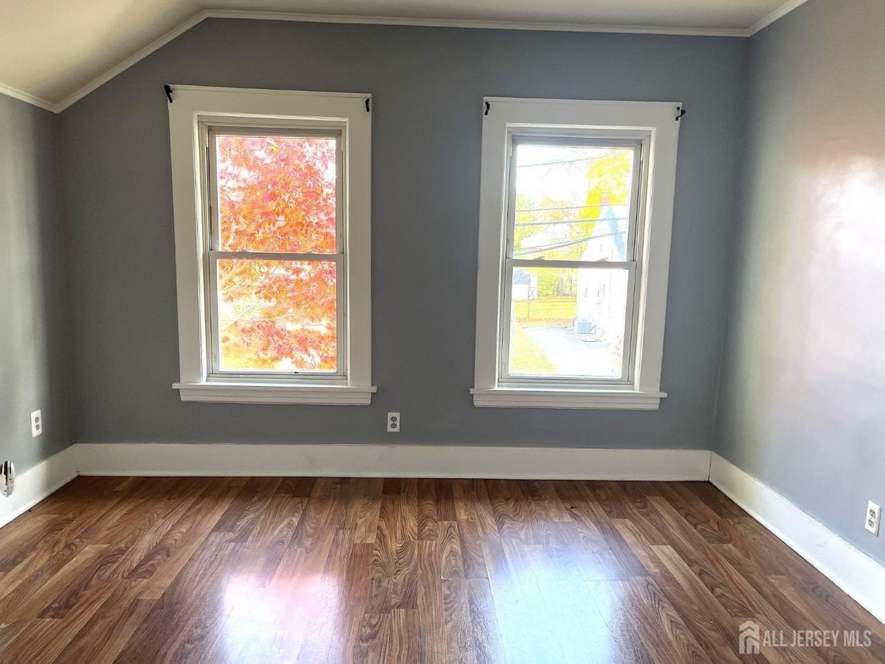 140 Barnard St - Photo 7 of 12