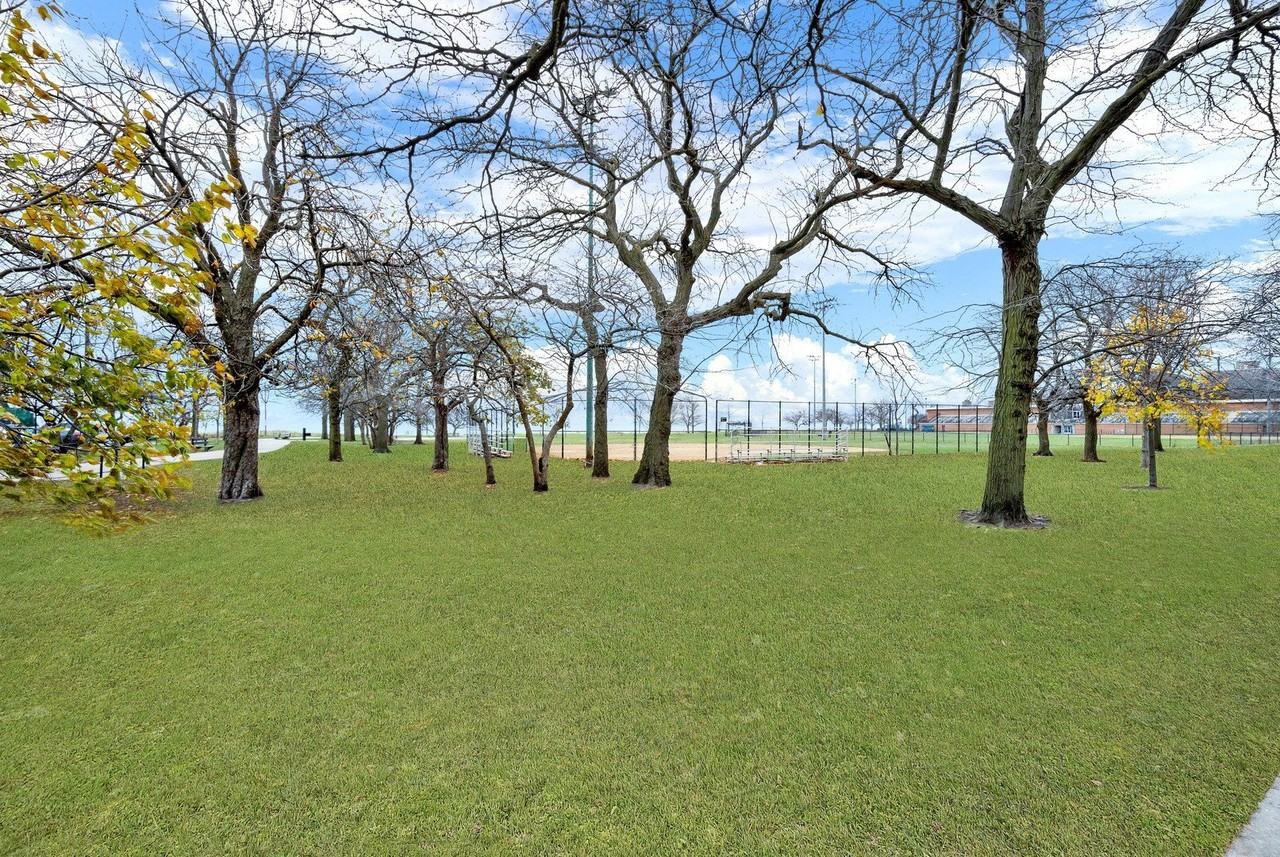 7120 North Sheridan Road #216 - Photo 4 of 21