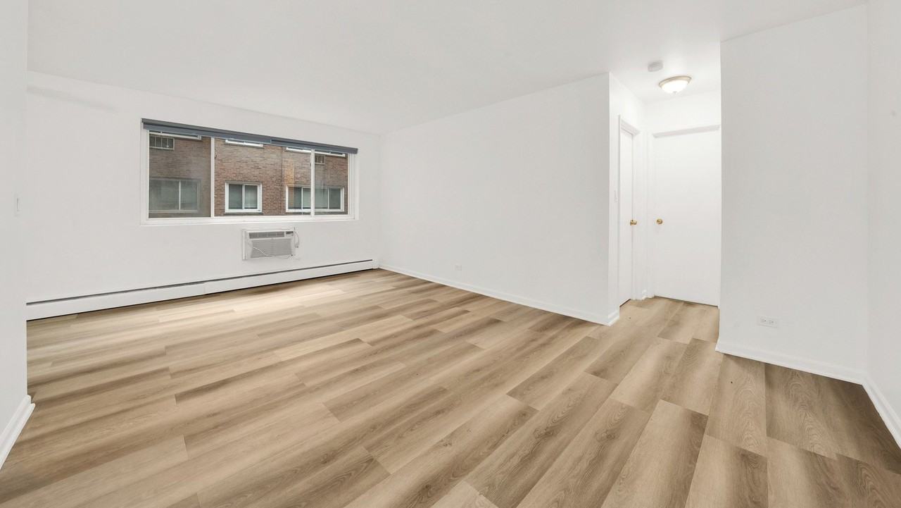 7120 North Sheridan Road #216 - Photo 5 of 21