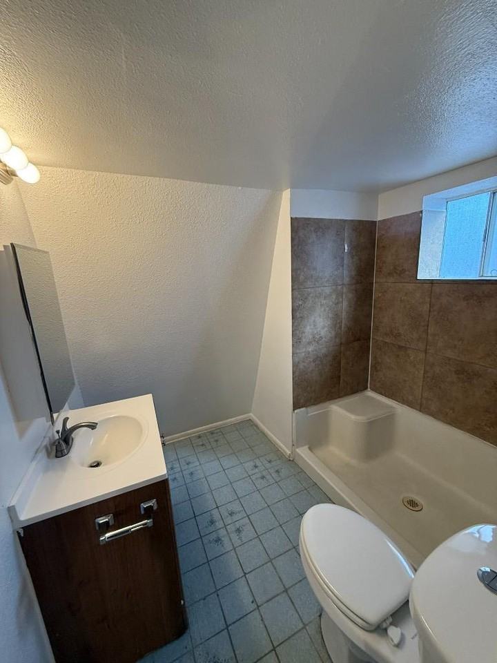 610 E Agua Fria Ln - Photo 3 of 5