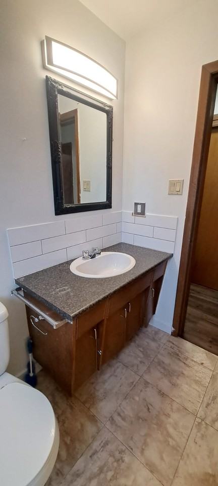 8303 - 8303 100 St #8 - Photo 4 of 9