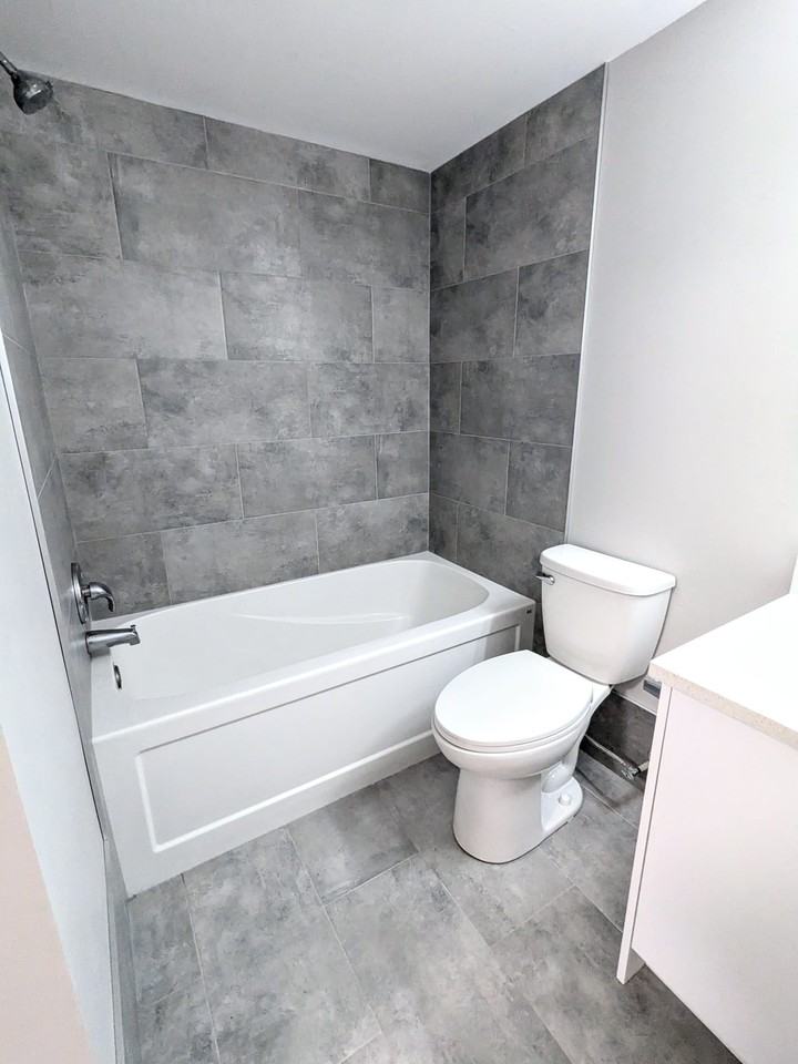 5203 - 5203 52 St #102 - Photo 2 of 10