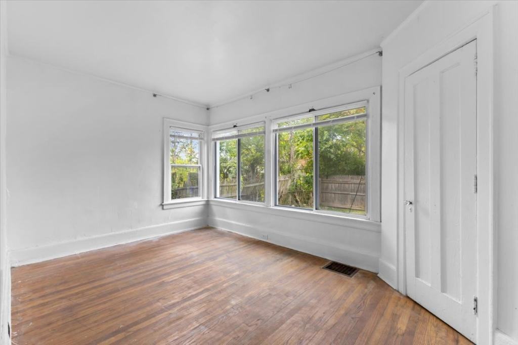 1410 Glynn Ct - Photo 4 of 16