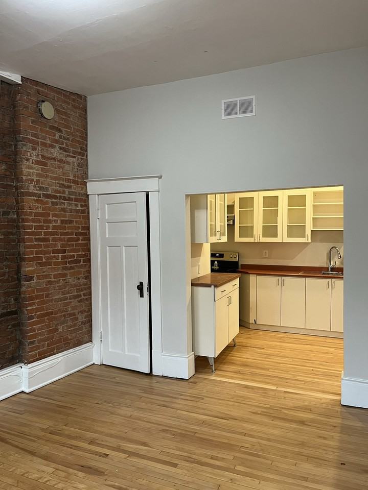 118 St Paul St - Photo 2 of 15