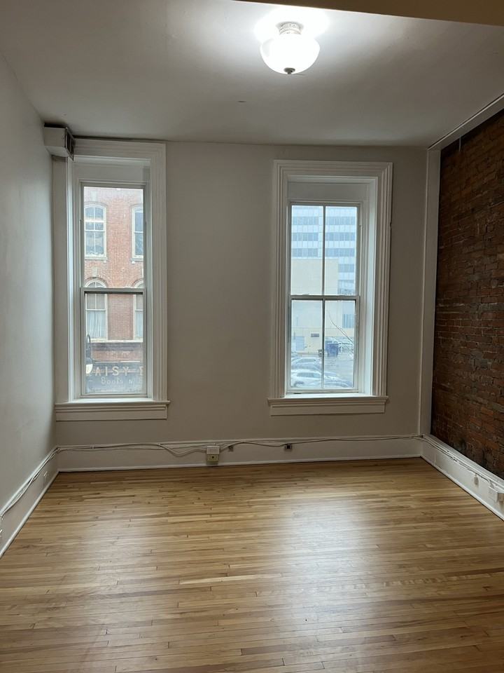 118 St Paul St - Photo 4 of 15