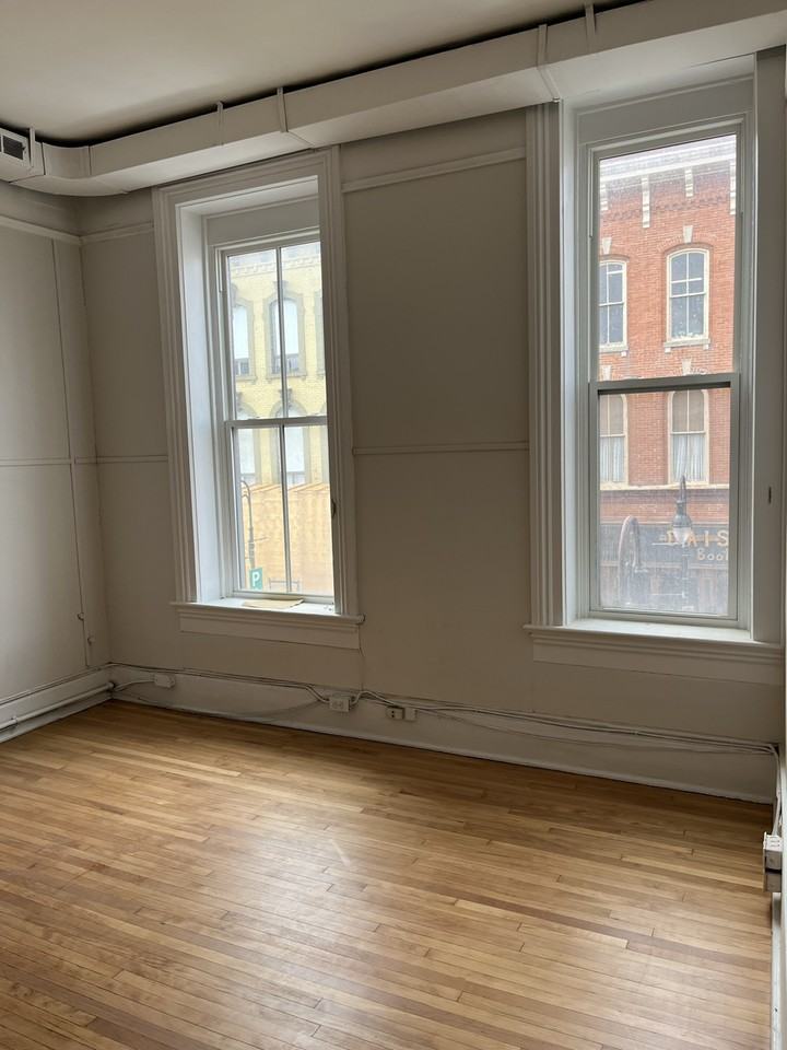 118 St Paul St - Photo 5 of 15