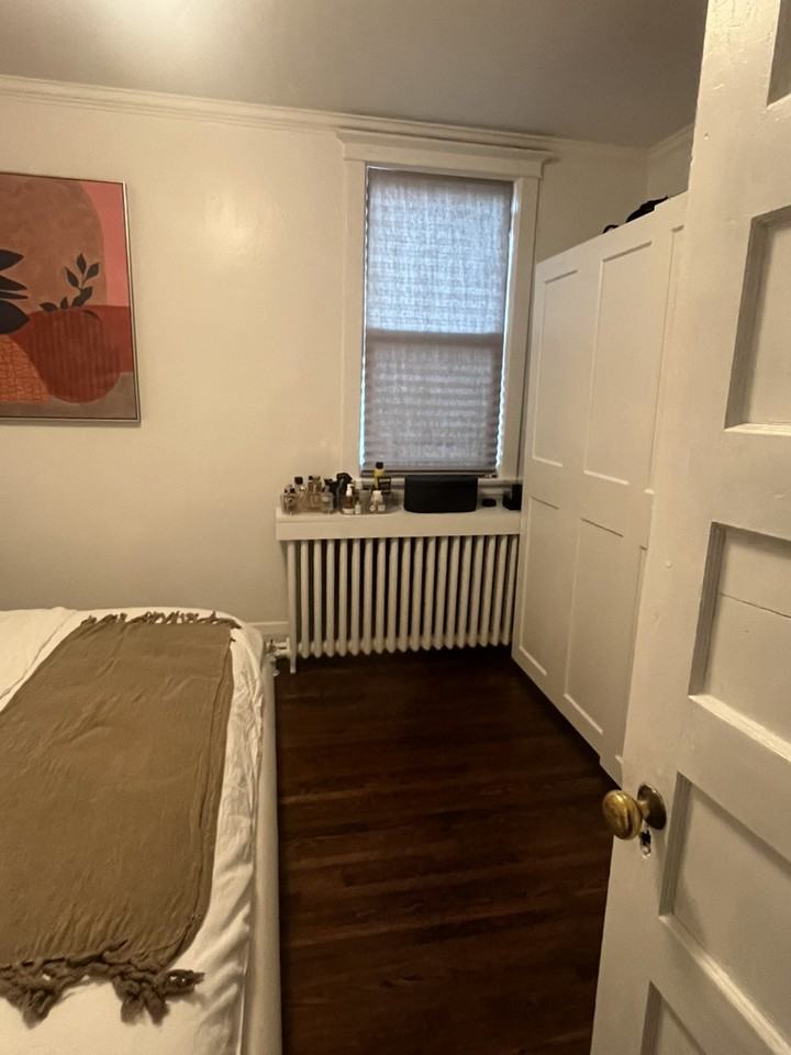 223 Geoffrey St - Photo 4 of 18