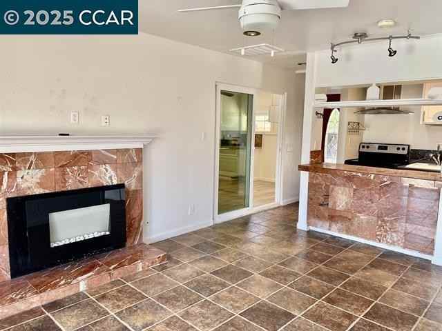 355 Kent Court #35 - Photo 2 of 17