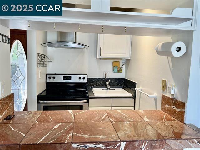 355 Kent Court #35 - Photo 3 of 17