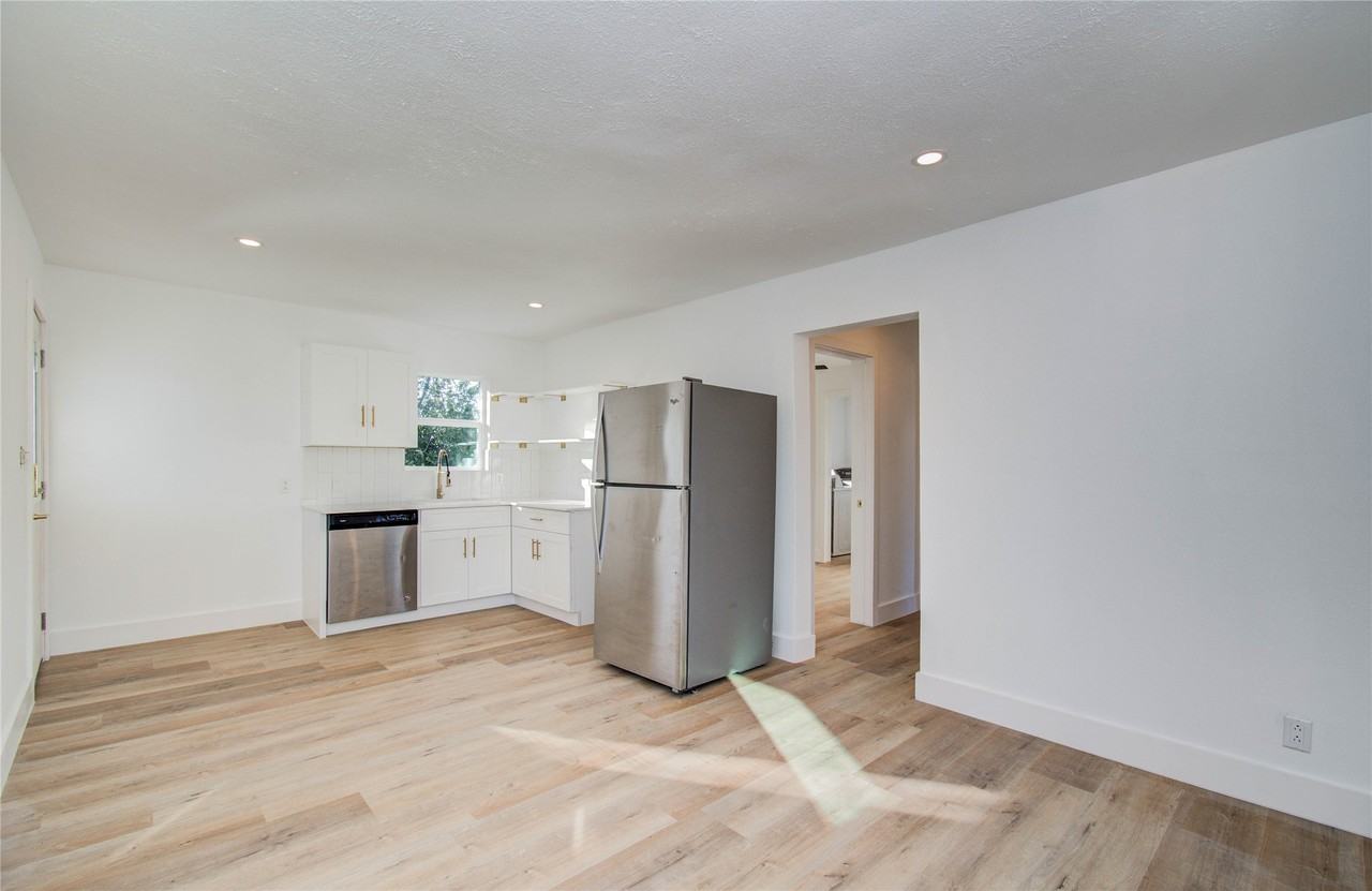 408 Randall St #408-6 - Photo 6 of 16