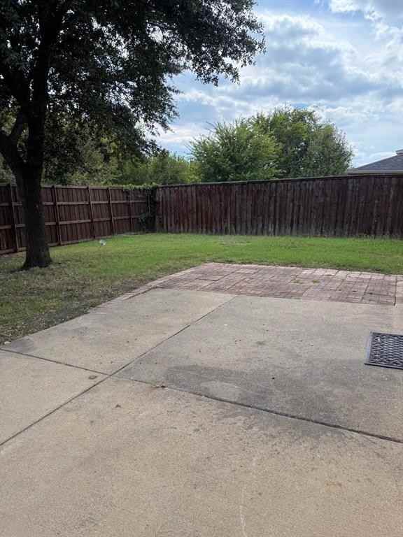 1435 Foxwood Lane #1435 - Photo 2 of 35
