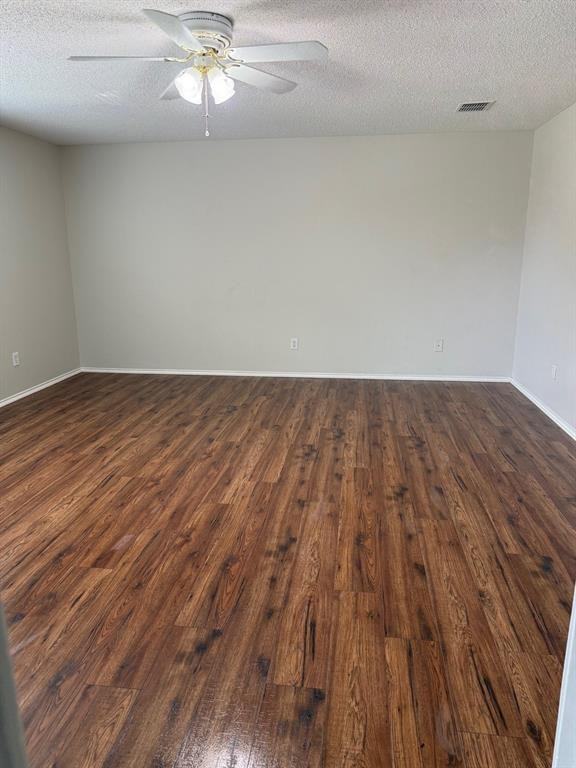 1435 Foxwood Lane #1435 - Photo 3 of 35