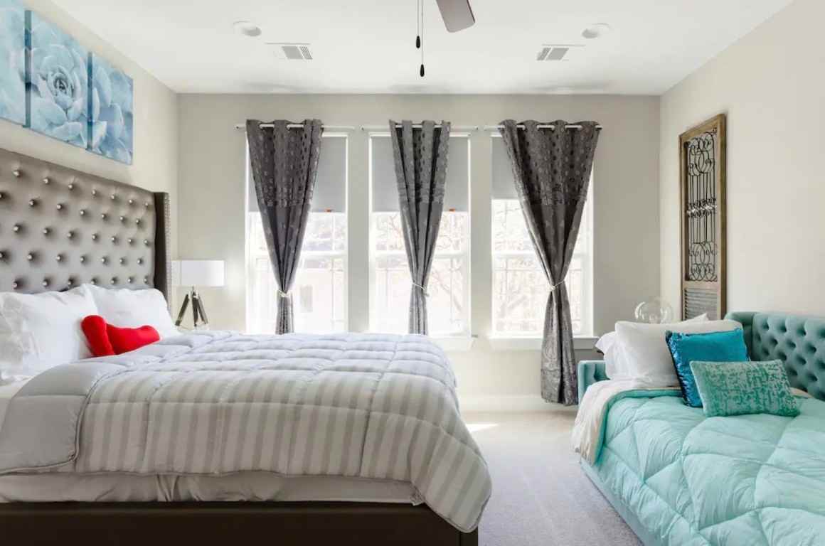 807 E 16th St #807A - Photo 2 of 25