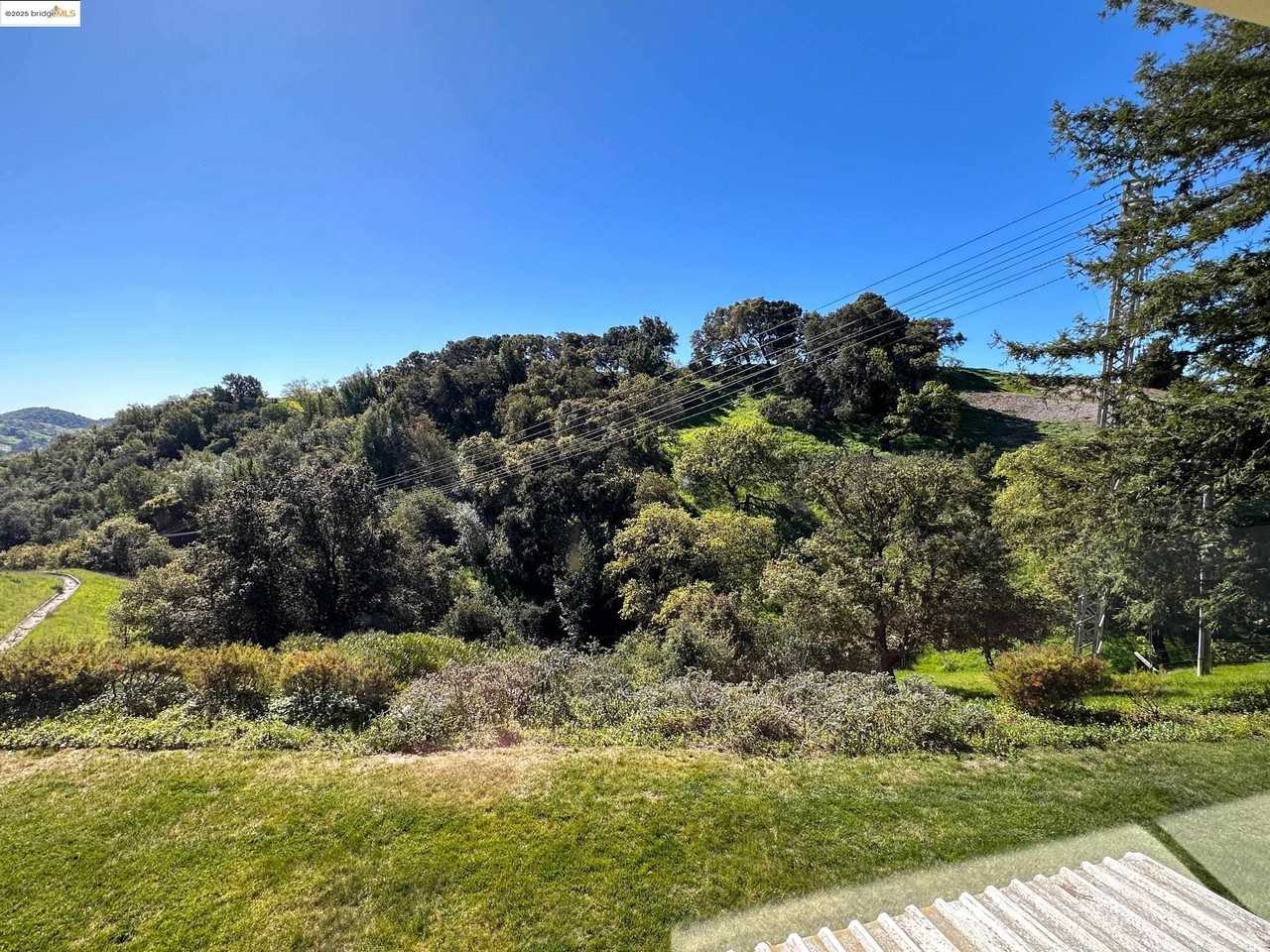 1910 Skycrest Dr #1910-5 - Photo 5 of 50