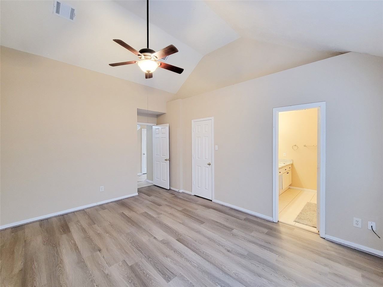 4626 Jaymar Dr #4626 - Photo 5 of 50