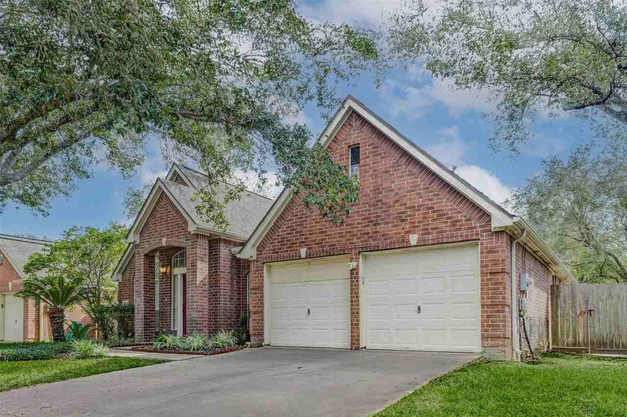 4506 Silverlake Dr #4506 - Photo 2 of 33