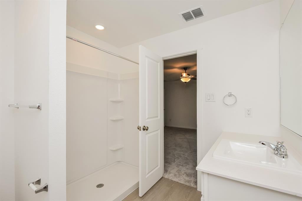 2752 Mistwood Dr #2752 - Photo 2 of 16