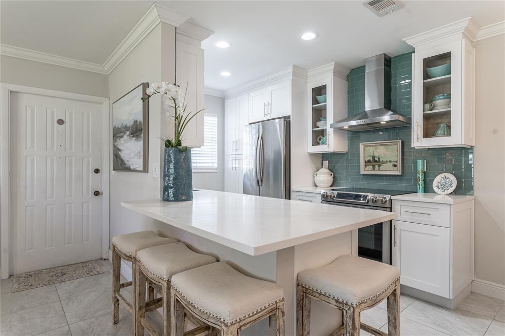 1130 Circle Ter W #1130D - Photo 5 of 39