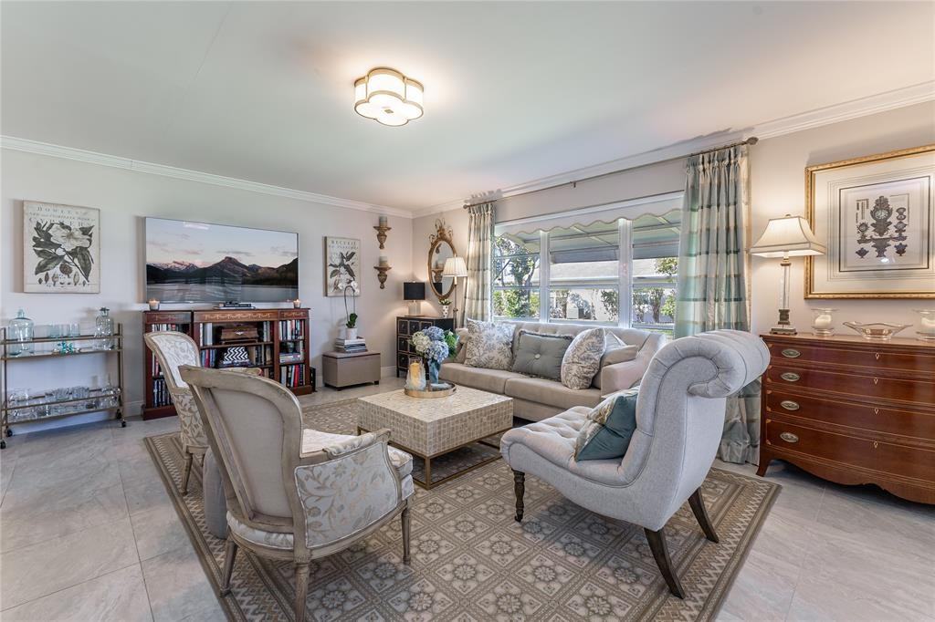 1130 Circle Ter W #1130D - Photo 7 of 39