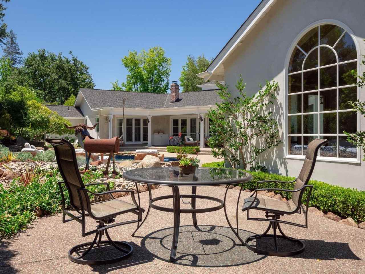 8 Robert S Dr #8 - Photo 3 of 8