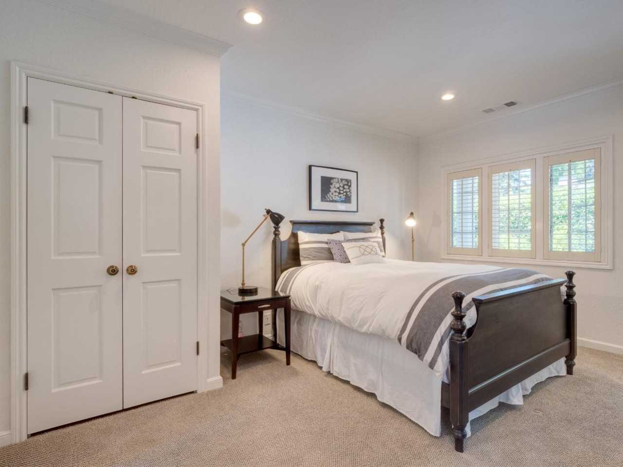 8 Robert S Dr #8 - Photo 4 of 8