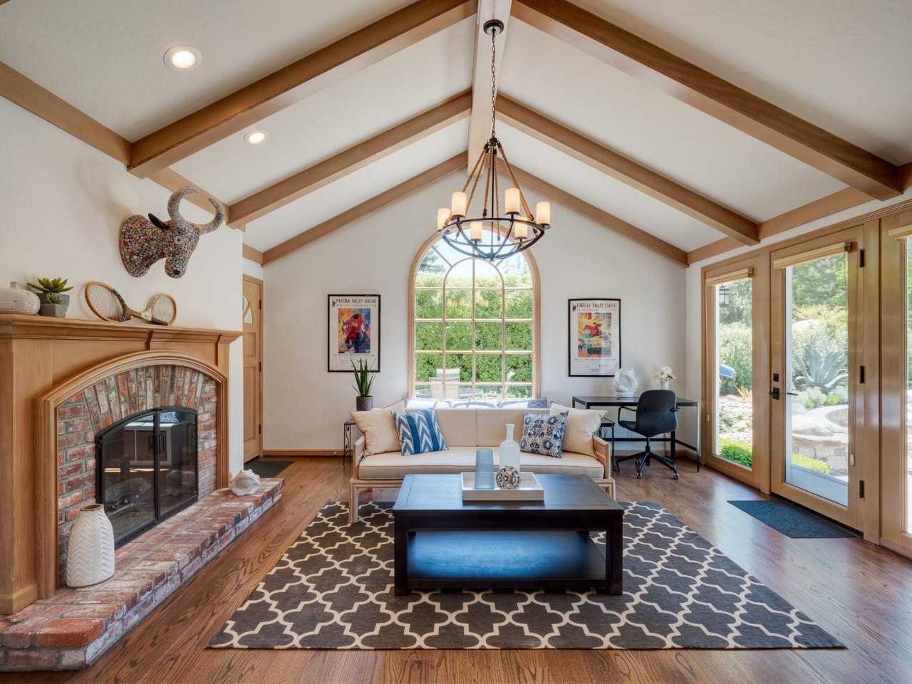 8 Robert S Dr #8 - Photo 6 of 8