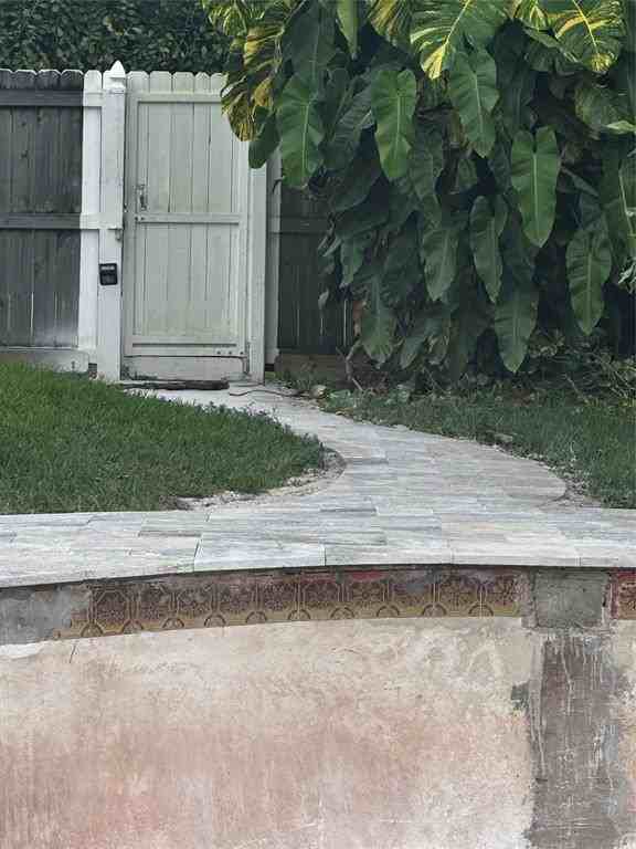 6100 6100-unit A Northeast 48th #6100 - Photo 3 of 7