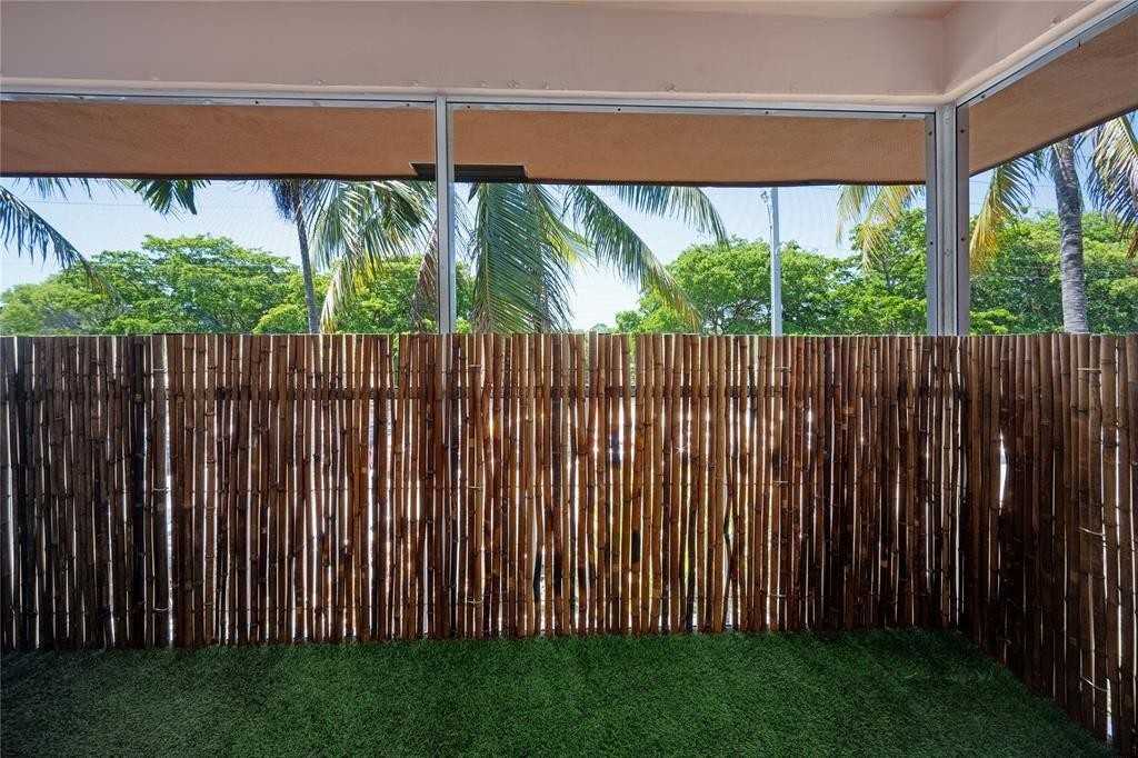 770 Southeast 2nd Avenue