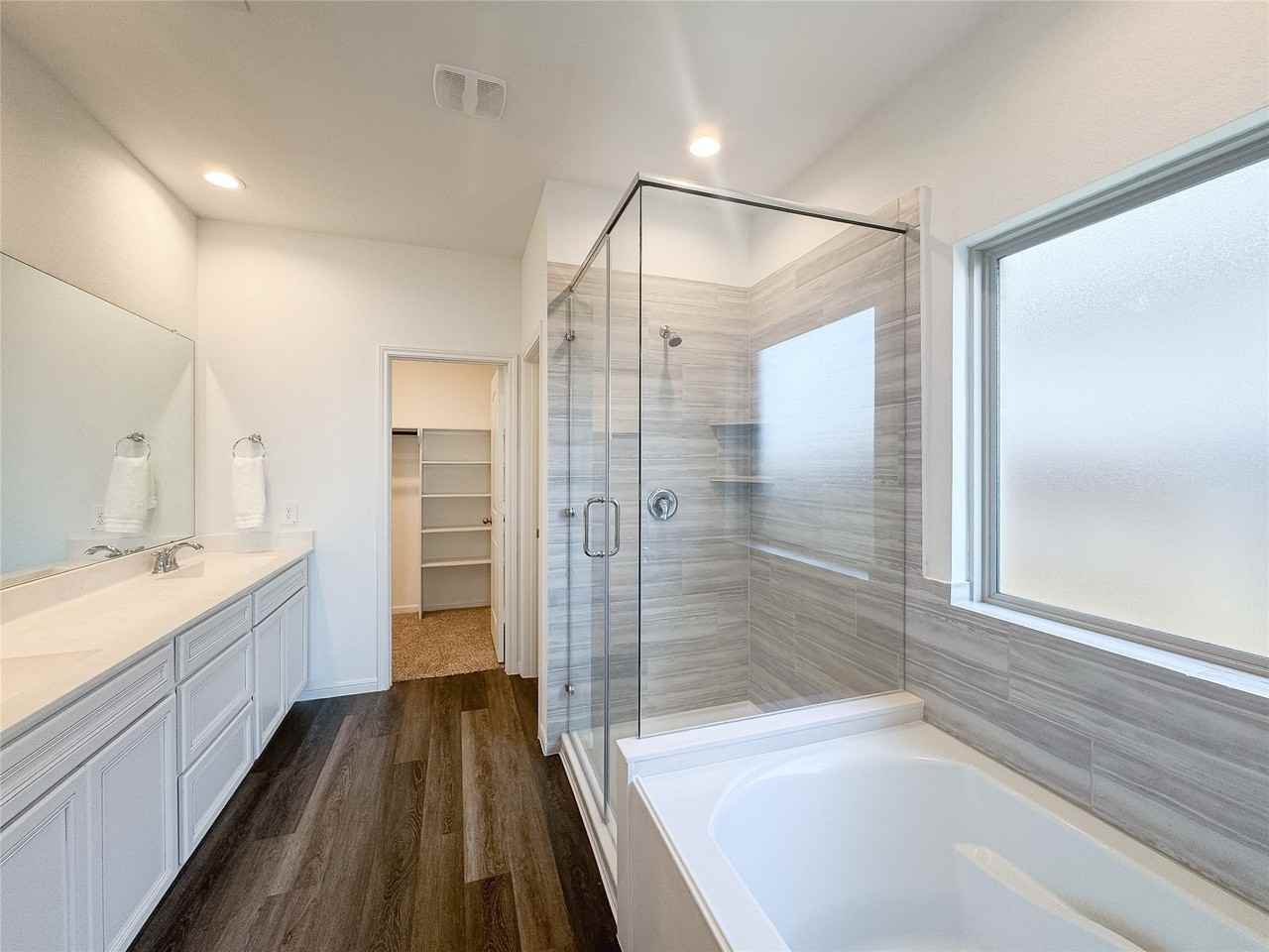 519 Newcomb Hollow Dr #519 - Photo 2 of 46