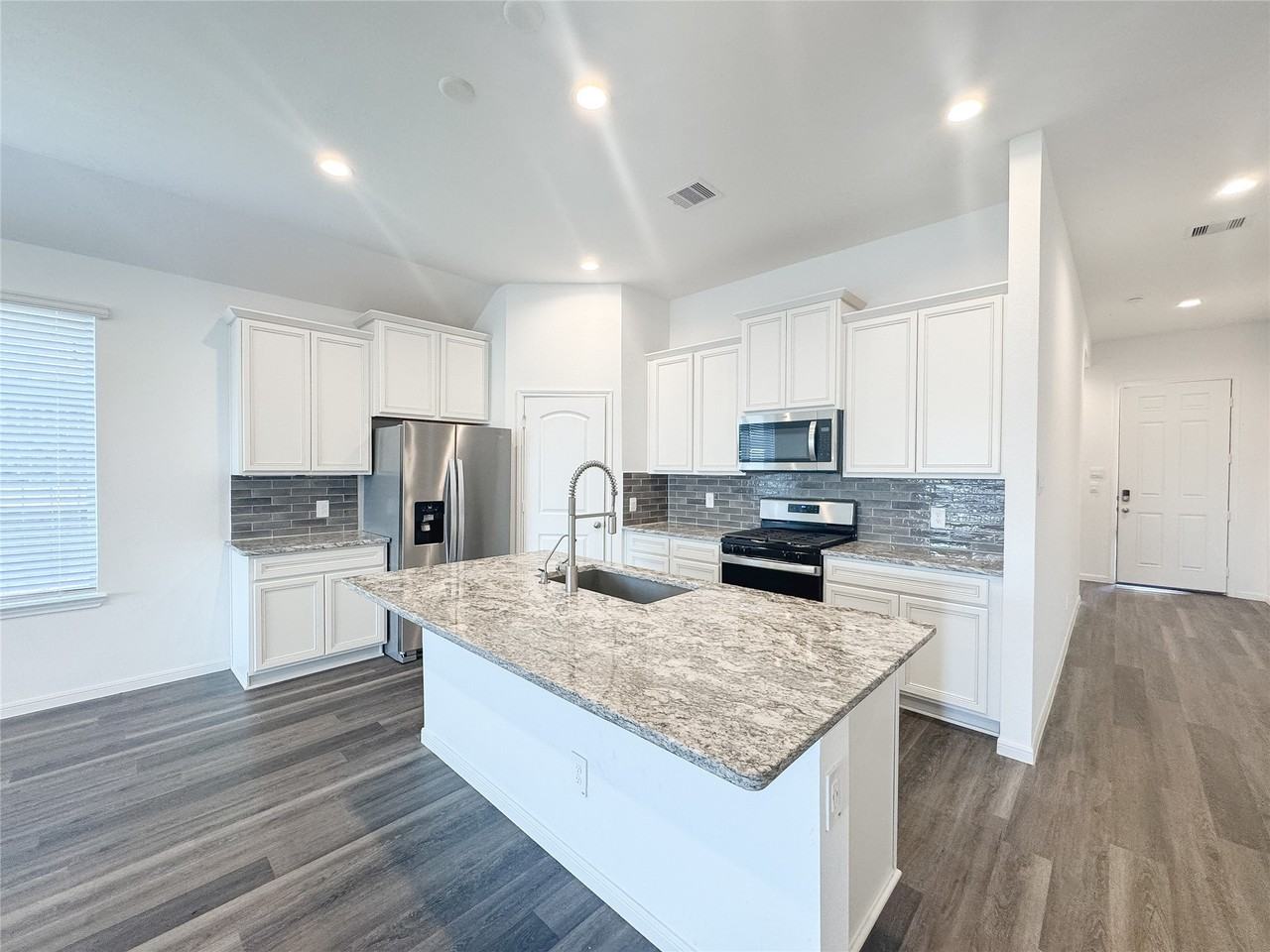 519 Newcomb Hollow Dr #519 - Photo 3 of 46