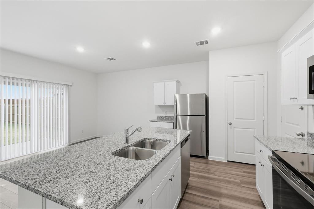 2106 Meadow Park Drive #2106 - Photo 4 of 39