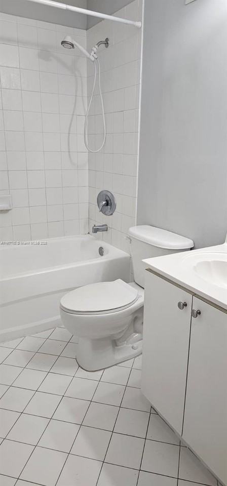 2910 Southeast 12th Road #2910-20429 - Photo 4 of 14