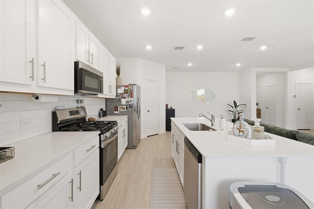 7029 Black Ash Lane #7029 - Photo 7 of 30