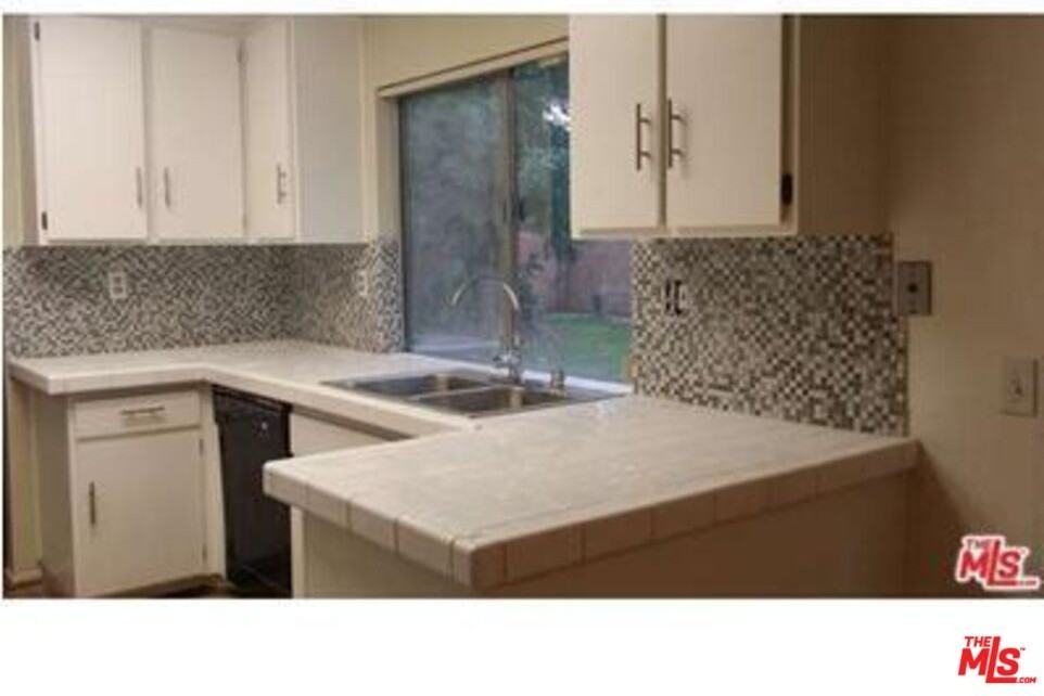 10123 Hanna Avenue #10123 - Photo 4 of 11