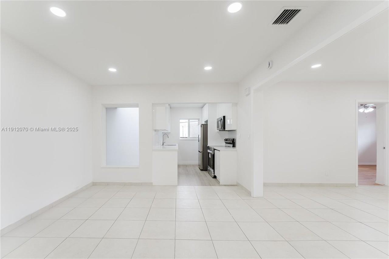 1020 Southwest 74th Avenue #1020-1020 - Photo 4 of 31