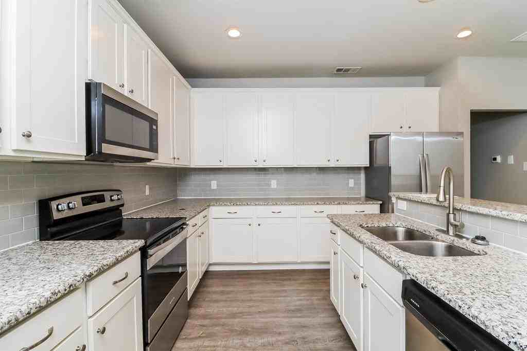 206 Perry Avenue #206 - Photo 7 of 15