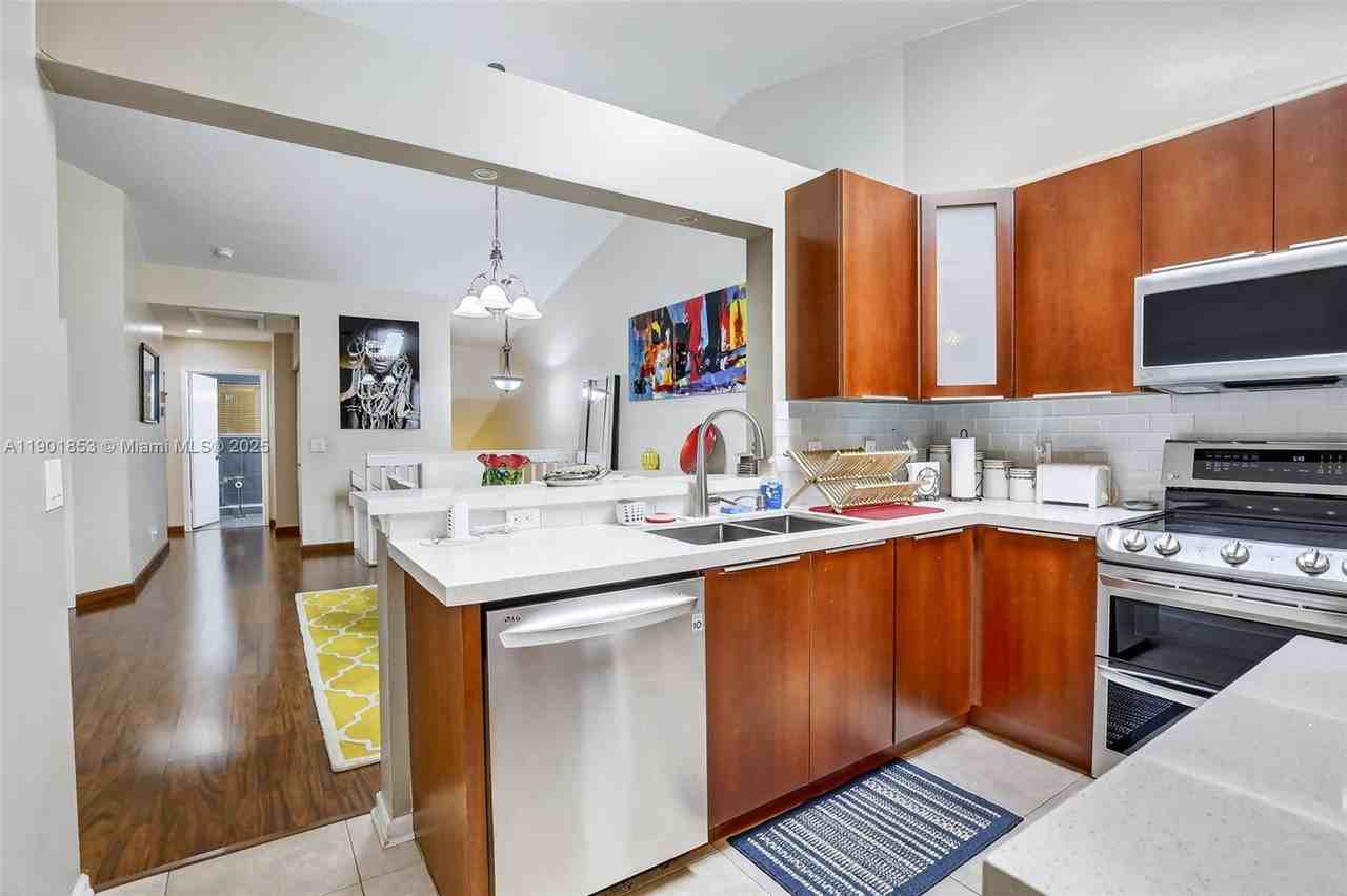 1002 Nw 105th Ave #1002D121 - Photo 4 of 45