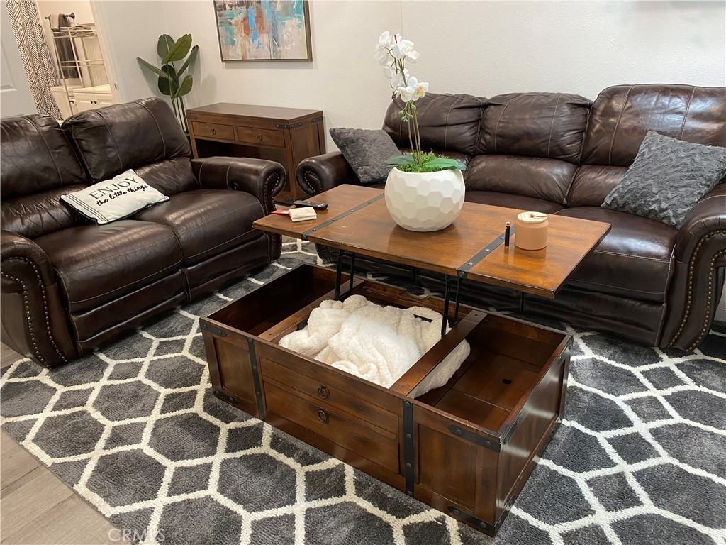 723 N Quince Ave #723 - Photo 3 of 19