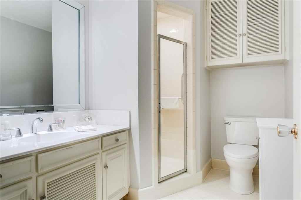 6357 Diamond Head Cir #6357B - Photo 3 of 23