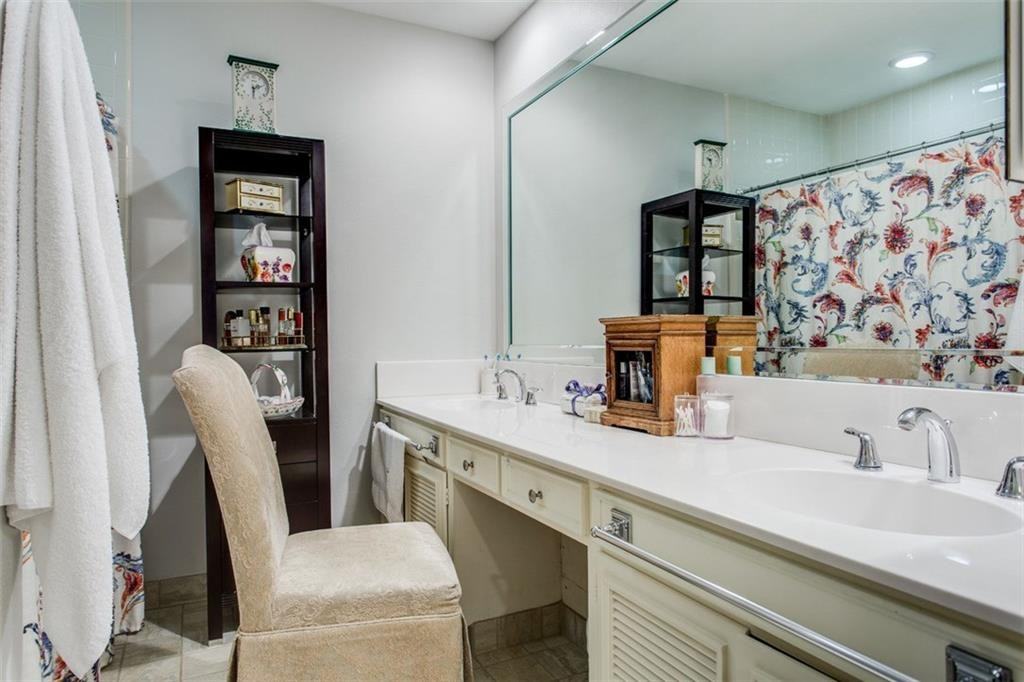 6357 Diamond Head Cir #6357B - Photo 5 of 23