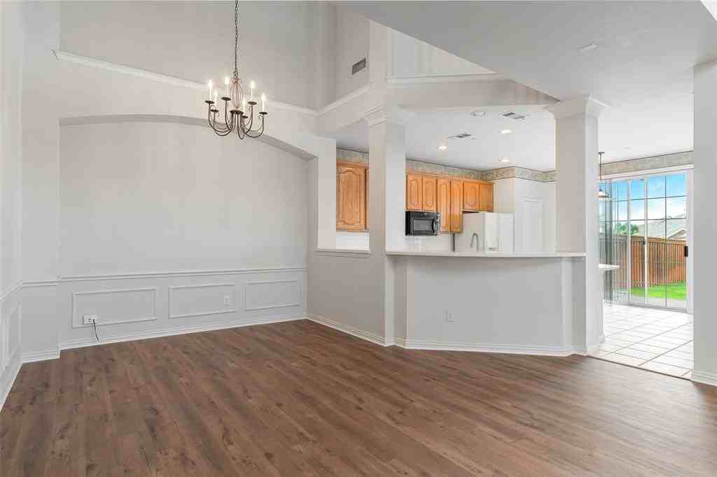 511 Poplar Ln #511 - Photo 3 of 39