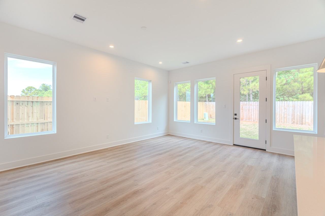 7628 Inwood Hills Ln #7628 - Photo 5 of 46