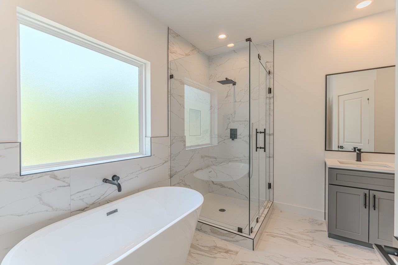 7628 Inwood Hills Ln #7628 - Photo 7 of 46